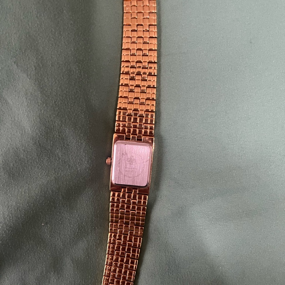 Elegant Rose Gold Women's Watch - Picture 2 of 2
